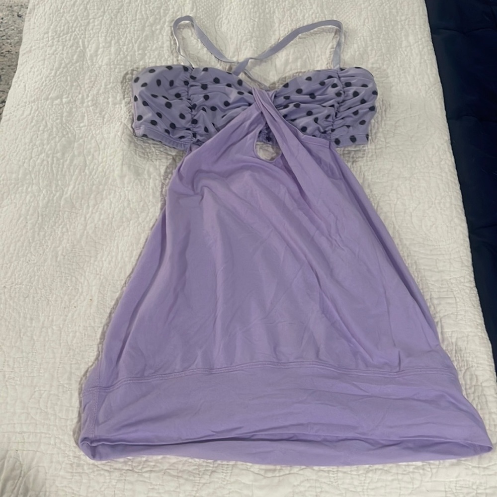Lululemon workout shirt
